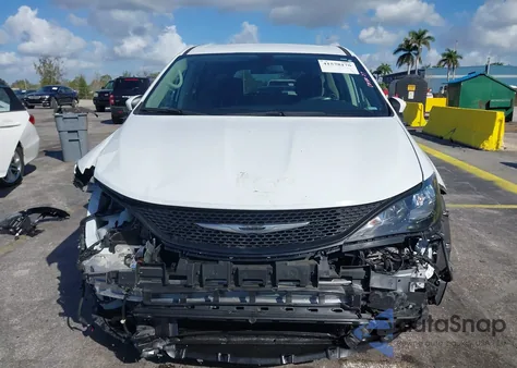 2022 Chrysler Voyager Lx z USA, uszkodzony, nr VIN 2C4RC1CG0NR208549